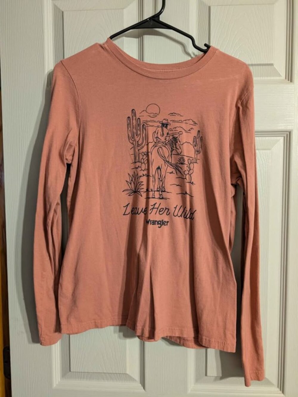 Women's wrangler long sleeve top size large